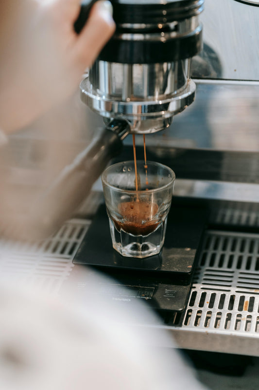 Un sorbo de espresso es pura magia en una taza